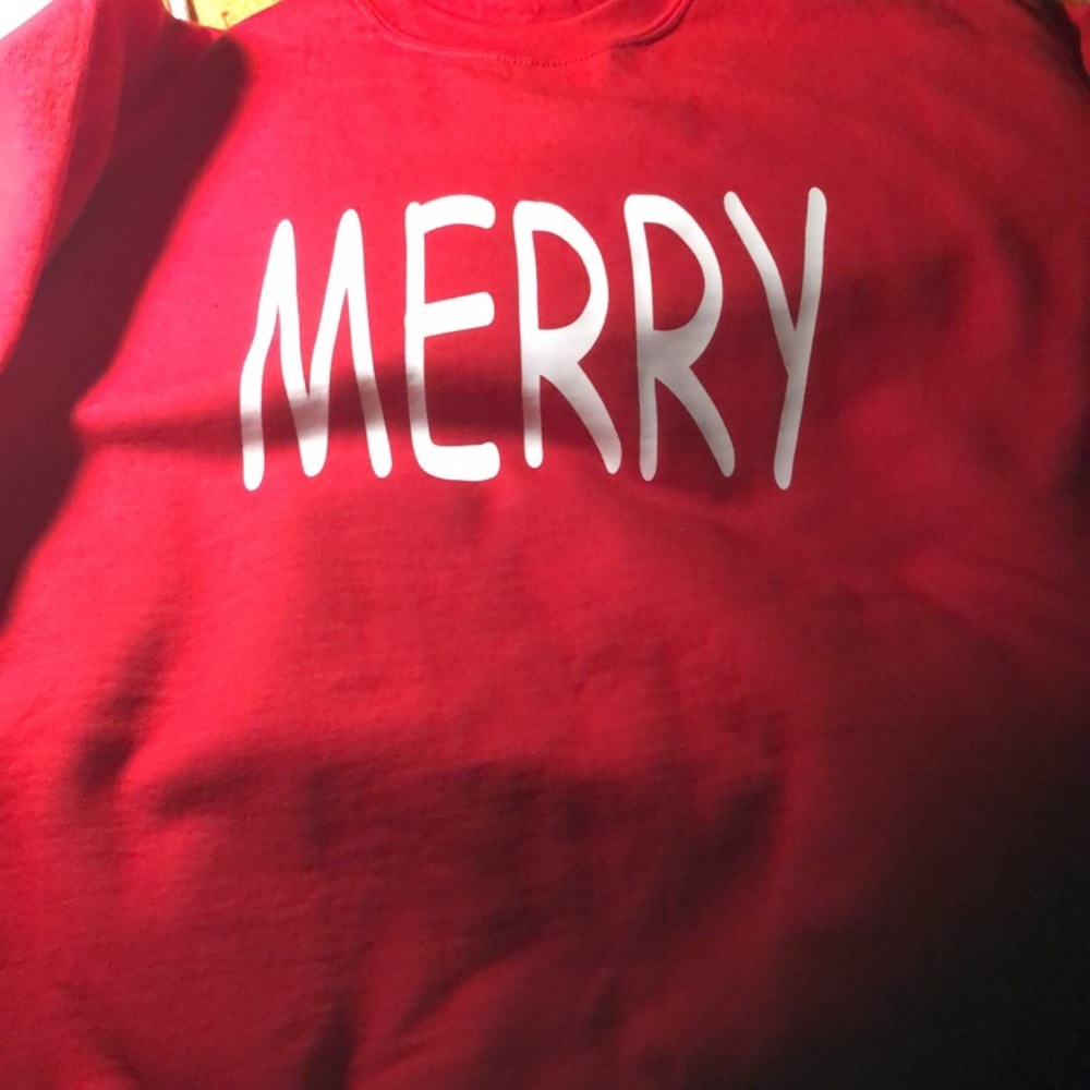 Gildan sweatshirt size XL red with white Merry